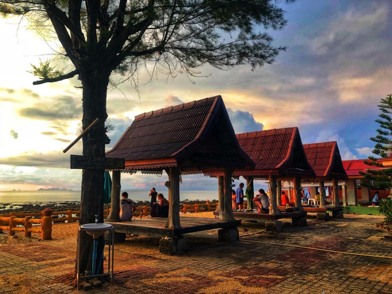 Prukrom Lanta Guesthouse Ko Lanta Kültér fotó