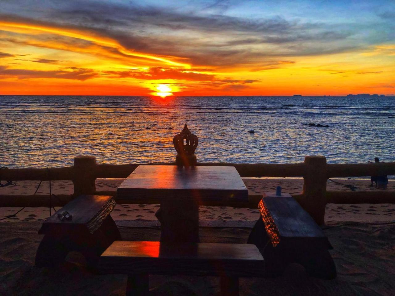 Prukrom Lanta Guesthouse Ko Lanta Kültér fotó